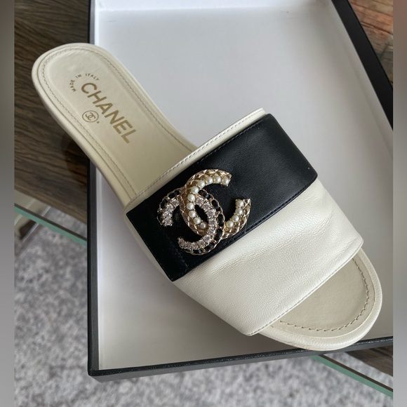 CHANEL Shoes - Chanel - Ivory/Black - Lambskin, Metal, Strass, Imitation Pearls - 39 (9)